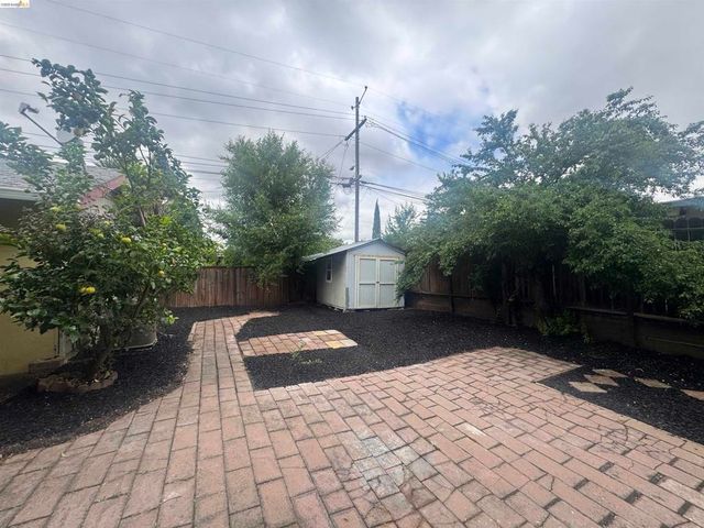 2029 Highland Dr, Concord, CA 94520