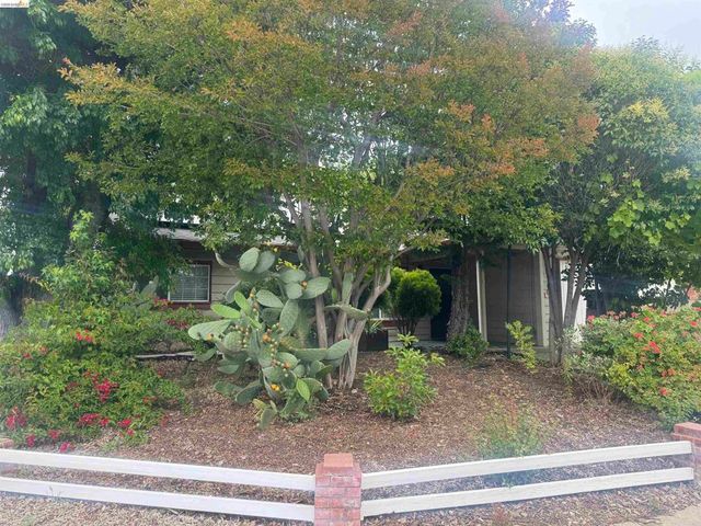 2029 Highland Dr, Concord, CA 94520