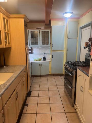 2029 Highland Dr, Concord, CA 94520