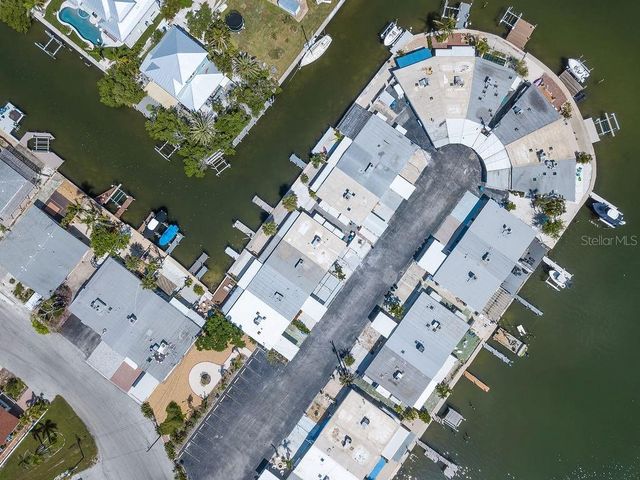 18 SEASIDE COURT, Holmes Beach, FL 34217