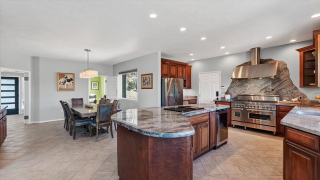 13001 S Fairway Ridge Ln, Spokane, WA 99224