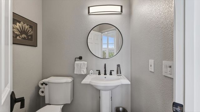 13001 S Fairway Ridge Ln, Spokane, WA 99224