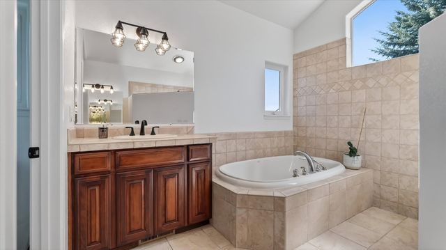 13001 S Fairway Ridge Ln, Spokane, WA 99224