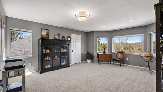 13001 S Fairway Ridge Ln, Spokane, WA 99224