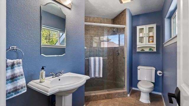 13001 S Fairway Ridge Ln, Spokane, WA 99224