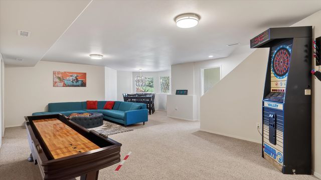 13001 S Fairway Ridge Ln, Spokane, WA 99224