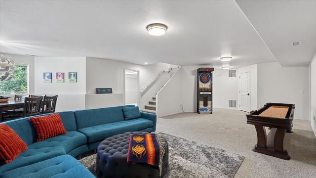 13001 S Fairway Ridge Ln, Spokane, WA 99224