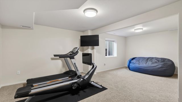 13001 S Fairway Ridge Ln, Spokane, WA 99224