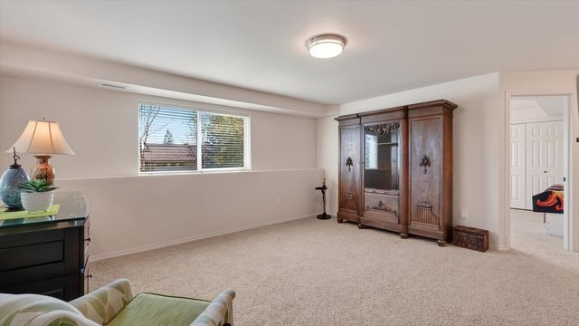 13001 S Fairway Ridge Ln, Spokane, WA 99224