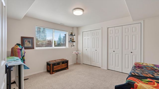 13001 S Fairway Ridge Ln, Spokane, WA 99224