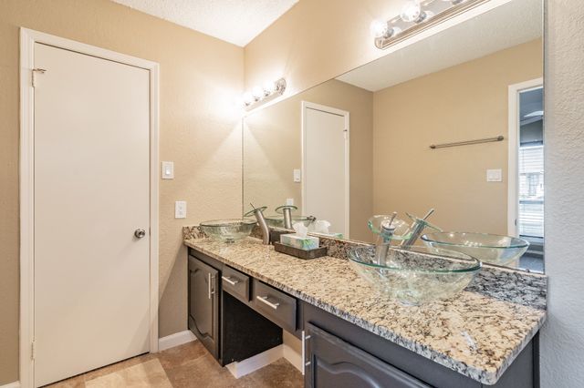 4109 Caldwell Avenue, The Colony, TX 75056