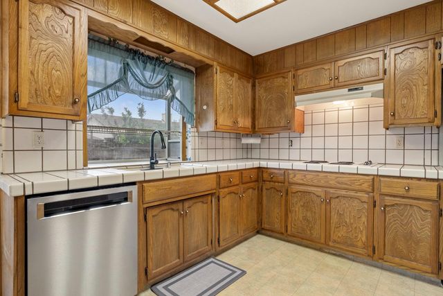 1737 Bingham Ln, Manteca, CA 95336