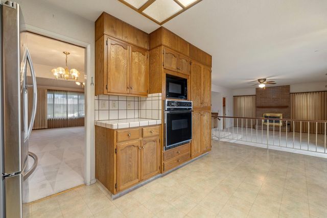 1737 Bingham Ln, Manteca, CA 95336