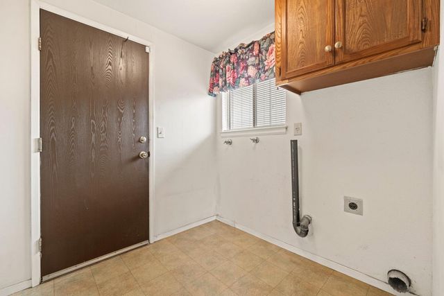 1737 Bingham Ln, Manteca, CA 95336