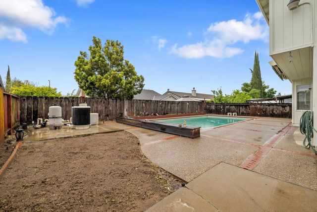 1737 Bingham Ln, Manteca, CA 95336