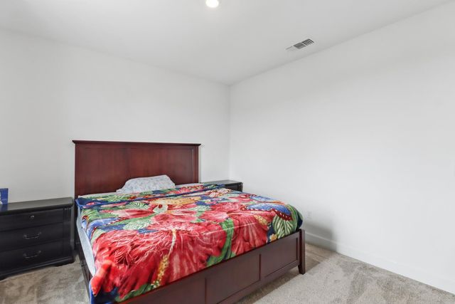 7649 Ocean Park Dr, Antelope, CA 95843