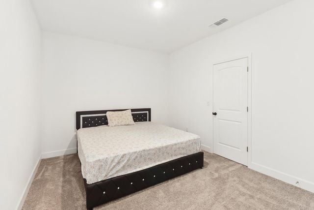 7649 Ocean Park Dr, Antelope, CA 95843