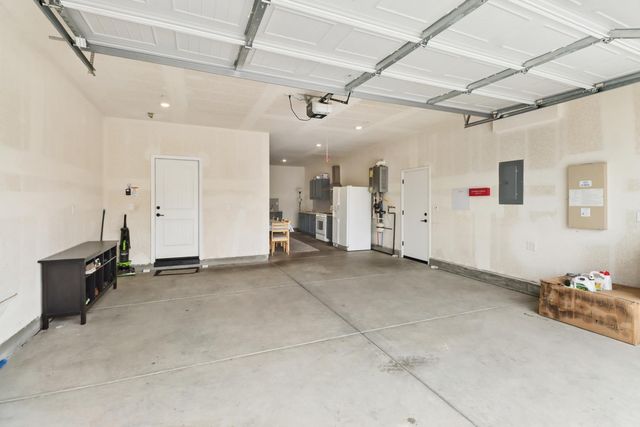 7649 Ocean Park Dr, Antelope, CA 95843