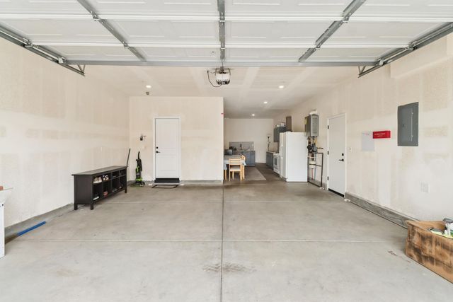 7649 Ocean Park Dr, Antelope, CA 95843