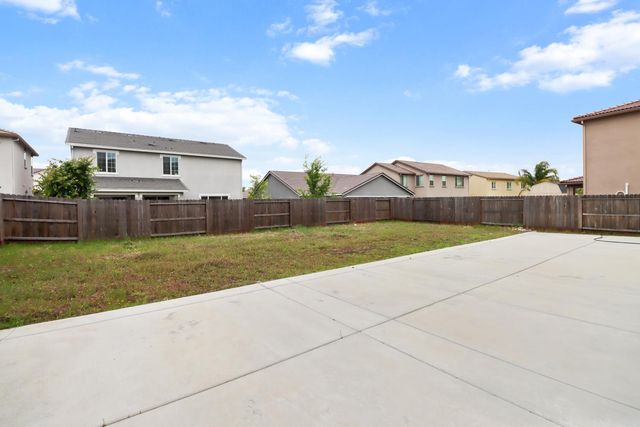 7649 Ocean Park Dr, Antelope, CA 95843