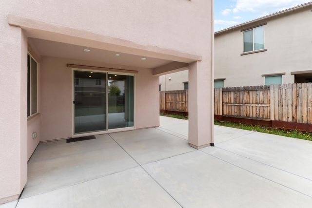 7649 Ocean Park Dr, Antelope, CA 95843