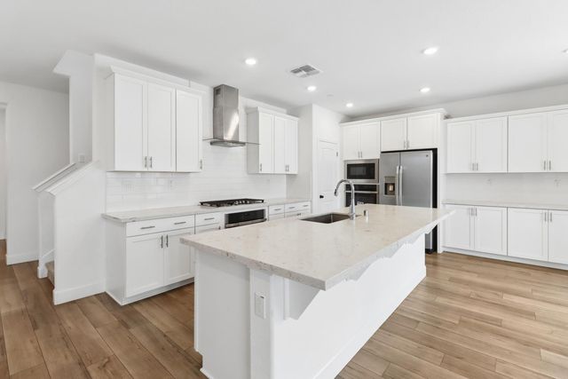 7649 Ocean Park Dr, Antelope, CA 95843