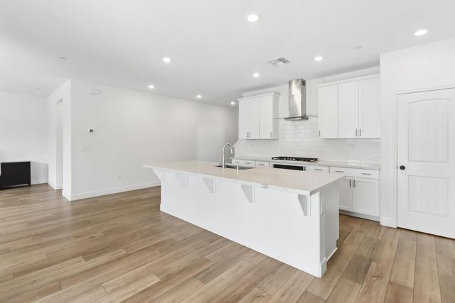 7649 Ocean Park Dr, Antelope, CA 95843