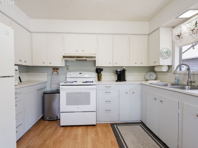 11726 Se OAK St, Portland, OR 97216
