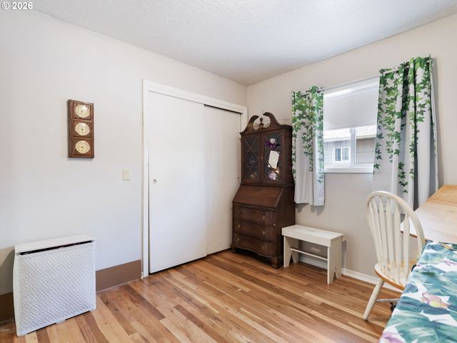 11726 Se OAK St, Portland, OR 97216