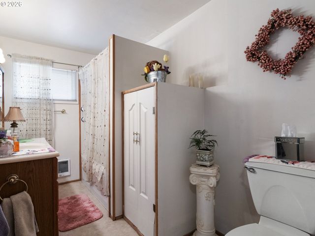 11726 Se OAK St, Portland, OR 97216