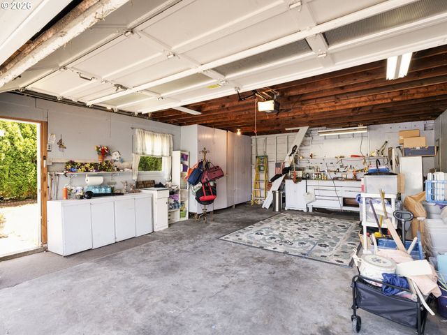 11726 Se OAK St, Portland, OR 97216