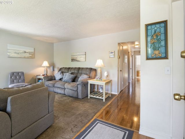 11726 Se OAK St, Portland, OR 97216