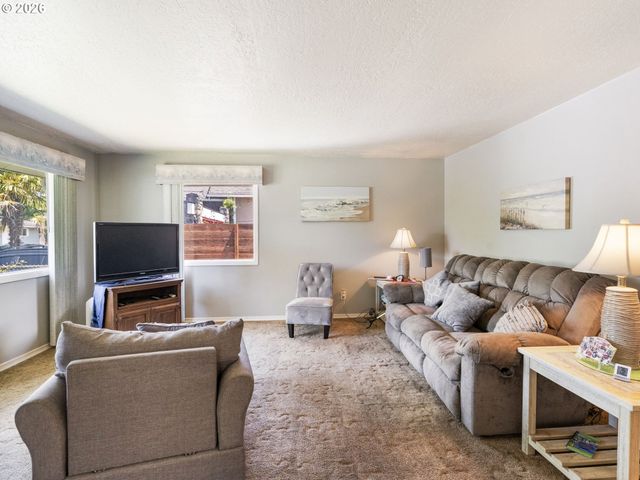 11726 Se OAK St, Portland, OR 97216