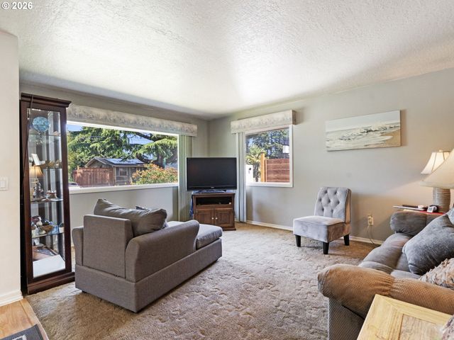11726 Se OAK St, Portland, OR 97216