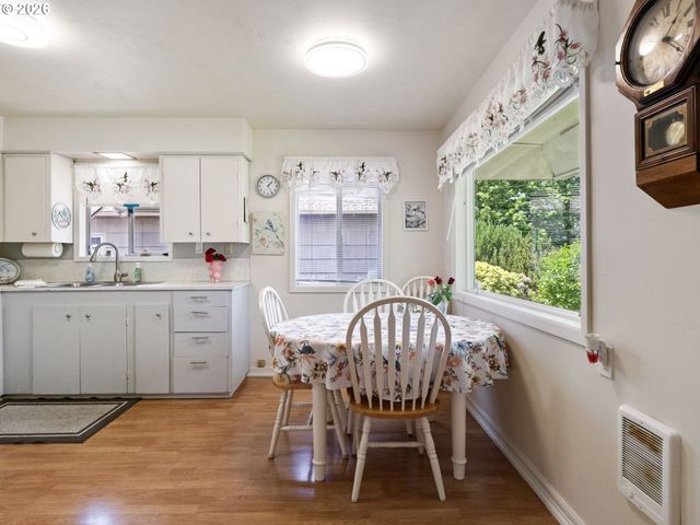 11726 Se OAK St, Portland, OR 97216