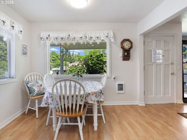 11726 Se OAK St, Portland, OR 97216