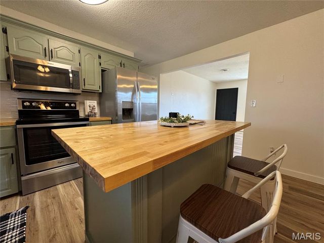 13811 Highway O, Dixon, MO 65459