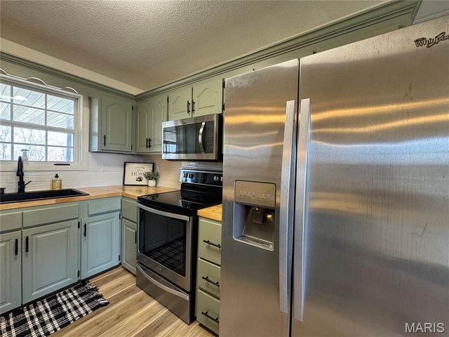 13811 Highway O, Dixon, MO 65459