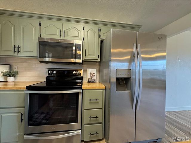 13811 Highway O, Dixon, MO 65459