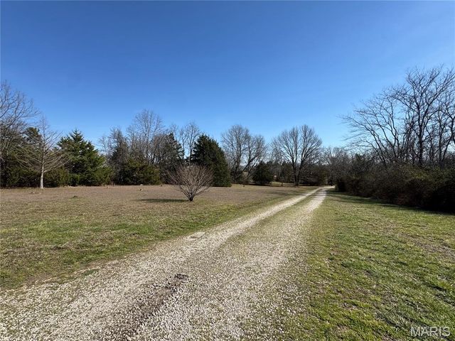 13811 Highway O, Dixon, MO 65459