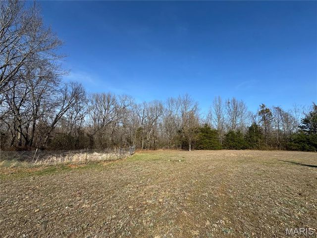 13811 Highway O, Dixon, MO 65459