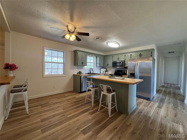 13811 Highway O, Dixon, MO 65459