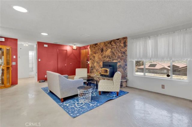 7929 Mono, Hesperia, CA 92345