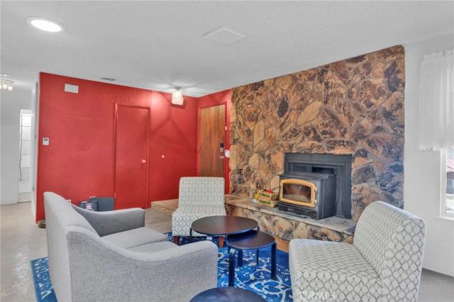 7929 Mono, Hesperia, CA 92345