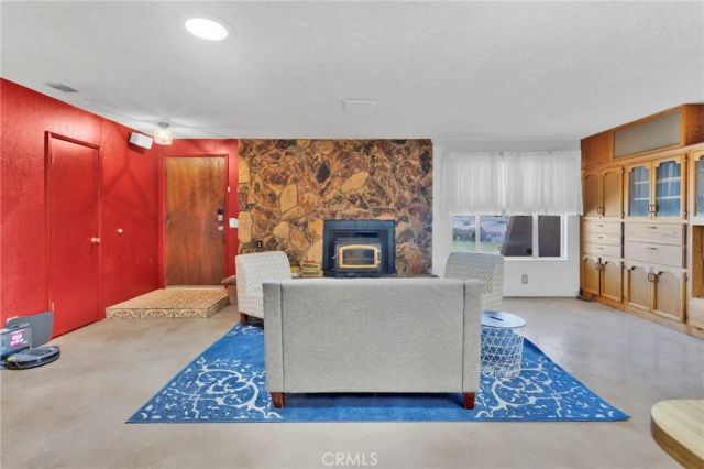 7929 Mono, Hesperia, CA 92345