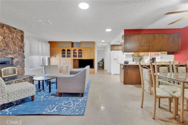 7929 Mono, Hesperia, CA 92345