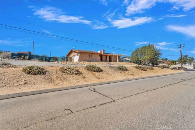 7929 Mono, Hesperia, CA 92345