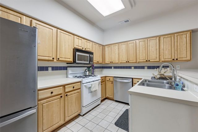 12287 Abbey Glen LN D-1, Austin, TX 78753