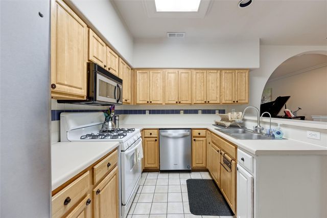 12287 Abbey Glen LN D-1, Austin, TX 78753