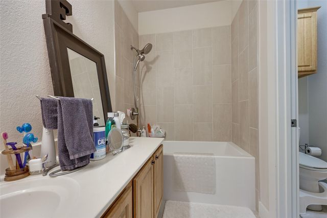 12287 Abbey Glen LN D-1, Austin, TX 78753